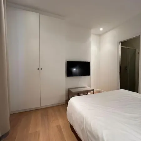 Luxury Appartment, Champs Elysees, Neuf ! Lägenhet
