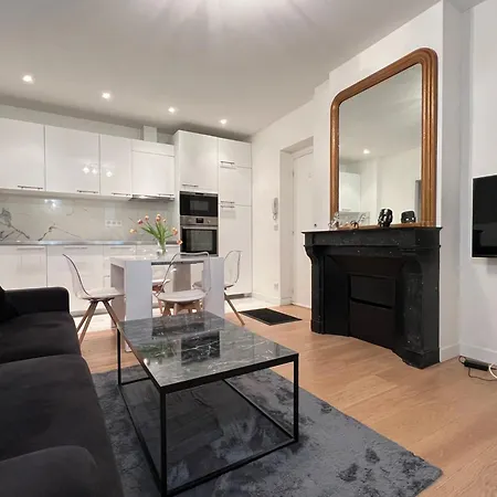 Luxury Appartment, Champs Elysees, Neuf ! Lägenhet