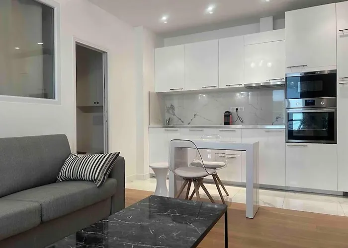 Luxury Appartment, Champs Elysees, Neuf ! Paris