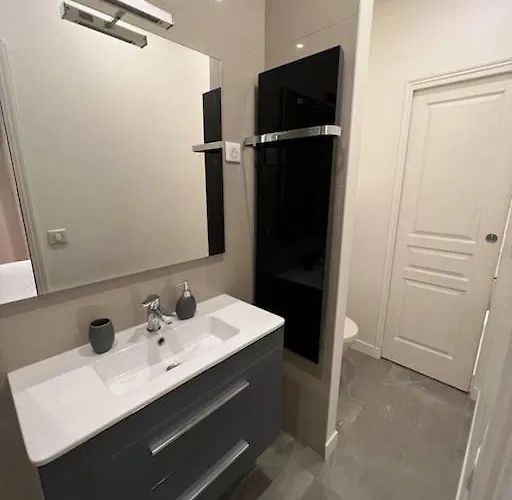 Luxury Appartment, Champs Elysees, Neuf ! * Paris