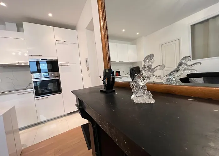 Luxury Appartment, Champs Elysees, Neuf ! * Paris