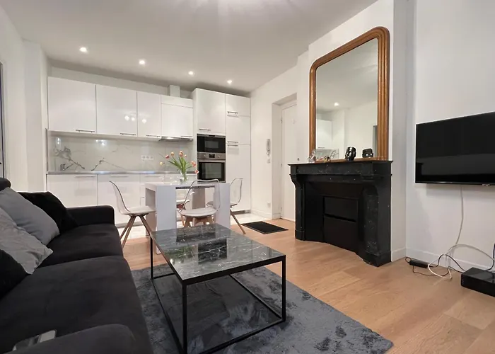 Luxury Appartment, Champs Elysees, Neuf ! Lägenhet