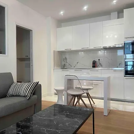 Luxury Appartment, Champs Elysees, Neuf ! باريس